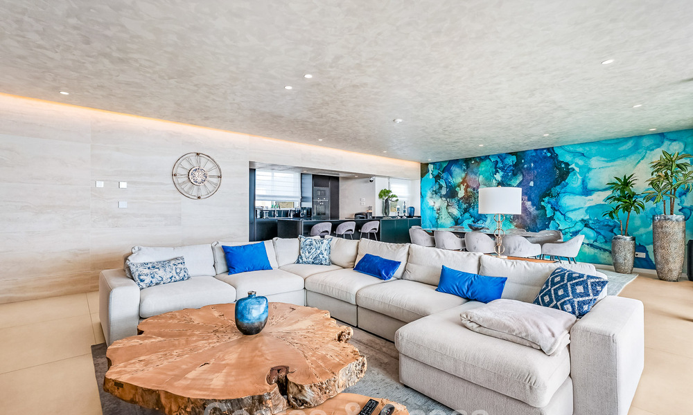 Exclusivo Ático de lujo moderno con vistas panorámicas al mar en venta a pocos minutos de Marbella 795332