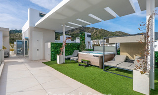 Exclusivo Ático de lujo moderno con vistas panorámicas al mar en venta a pocos minutos de Marbella 795337 