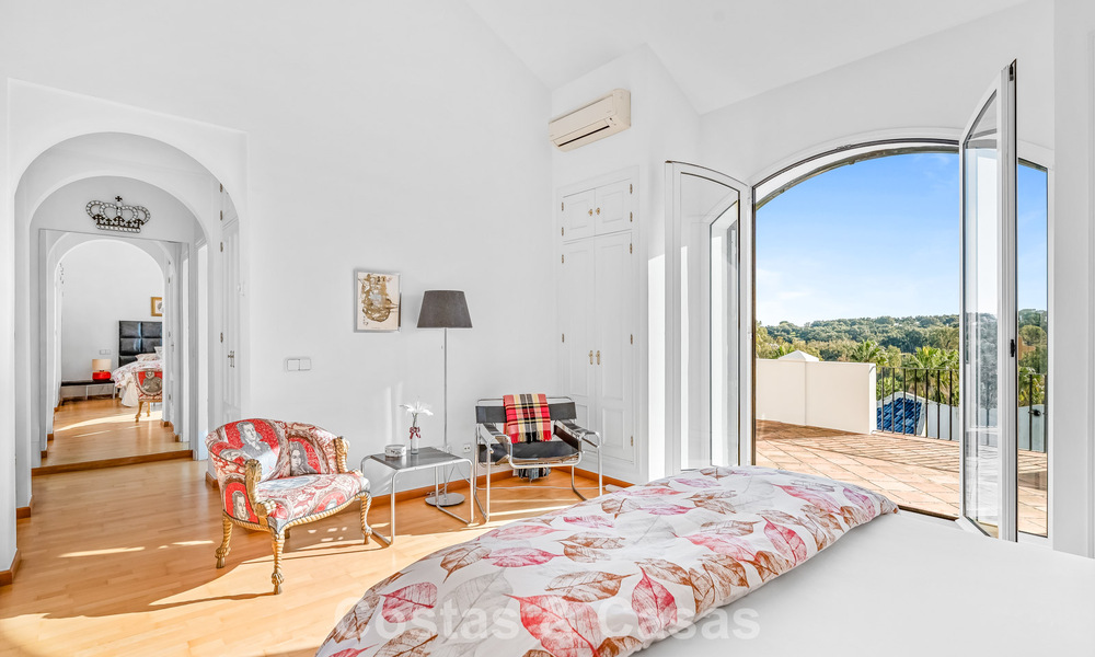 Villa andaluza auténtica con vistas panorámicas idilíca al golf en venta en Sotogrande Alto, Costa del Sol 795175