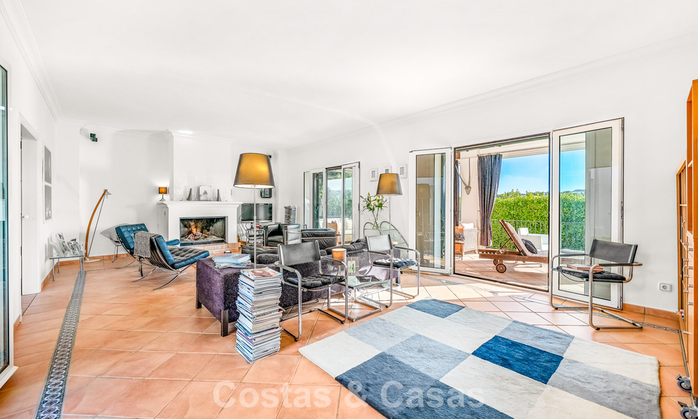 Villa andaluza auténtica con vistas panorámicas idilíca al golf en venta en Sotogrande Alto, Costa del Sol 795189