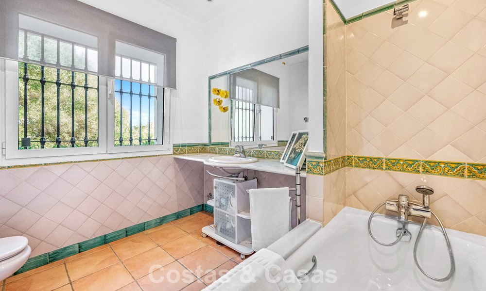 Villa andaluza auténtica con vistas panorámicas idilíca al golf en venta en Sotogrande Alto, Costa del Sol 795192