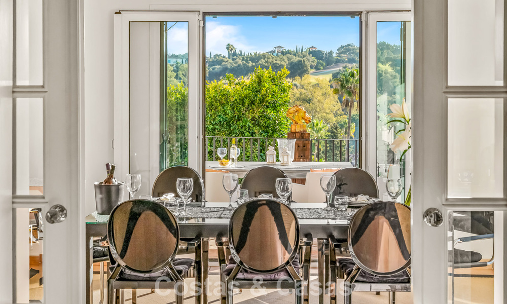 Villa andaluza auténtica con vistas panorámicas idilíca al golf en venta en Sotogrande Alto, Costa del Sol 795196