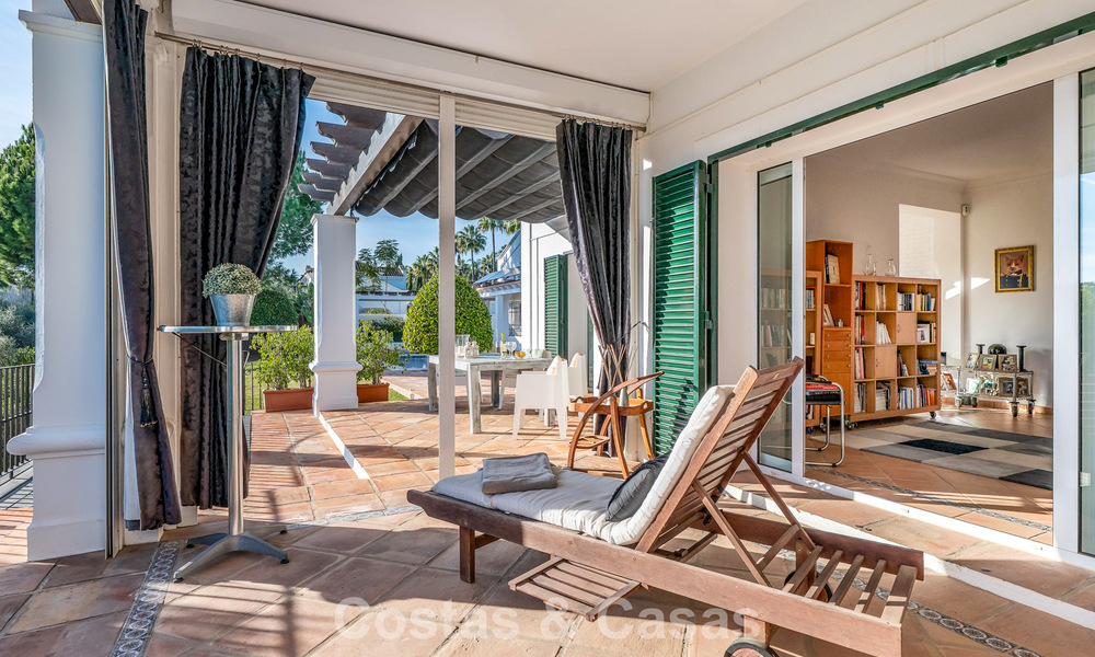 Villa andaluza auténtica con vistas panorámicas idilíca al golf en venta en Sotogrande Alto, Costa del Sol 795200