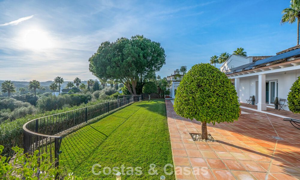 Villa andaluza auténtica con vistas panorámicas idilíca al golf en venta en Sotogrande Alto, Costa del Sol 795205