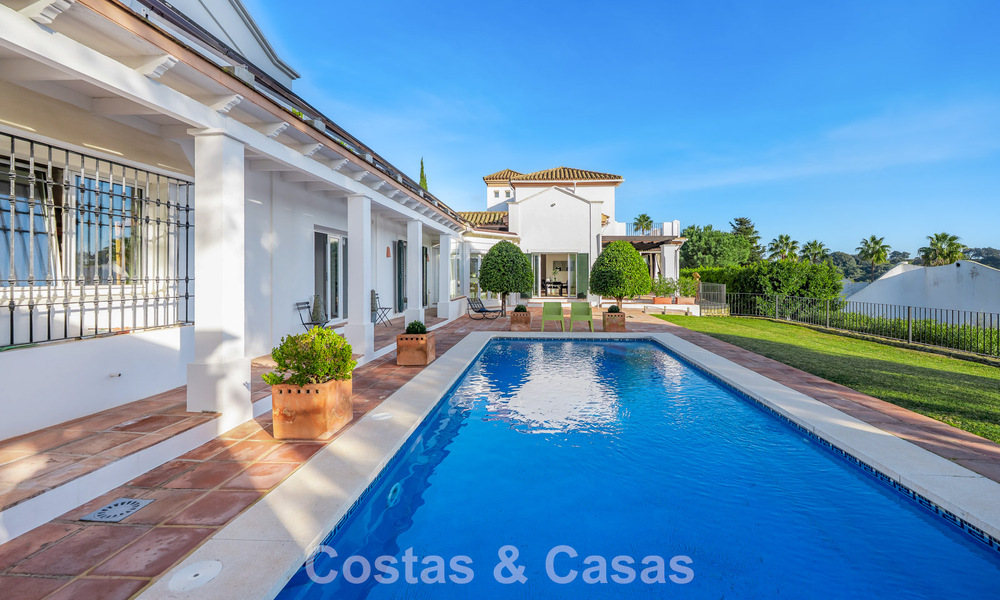 Villa andaluza auténtica con vistas panorámicas idilíca al golf en venta en Sotogrande Alto, Costa del Sol 795207