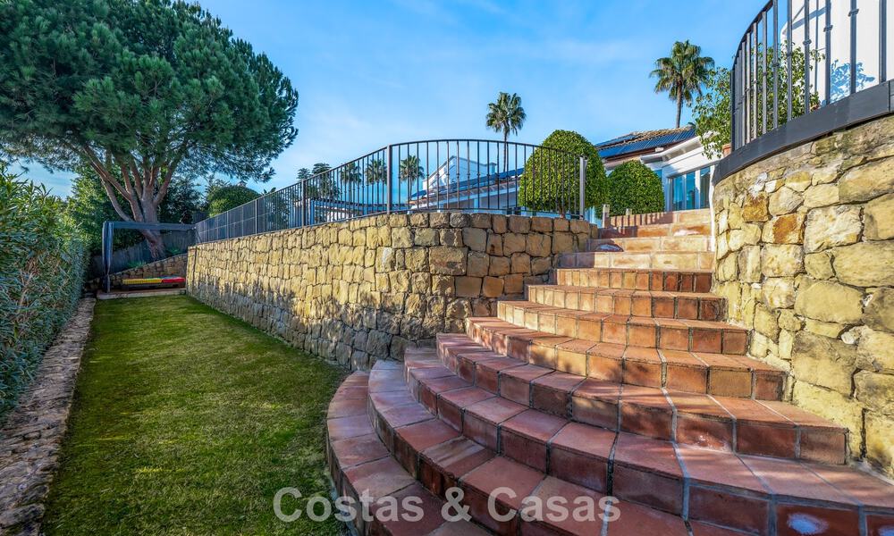 Villa andaluza auténtica con vistas panorámicas idilíca al golf en venta en Sotogrande Alto, Costa del Sol 795210