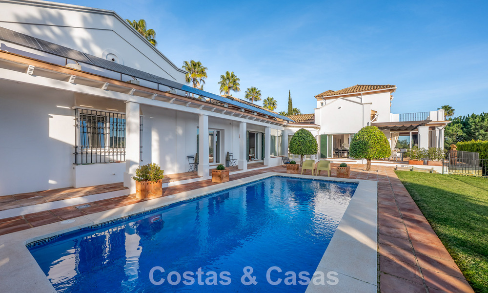 Villa andaluza auténtica con vistas panorámicas idilíca al golf en venta en Sotogrande Alto, Costa del Sol 795214