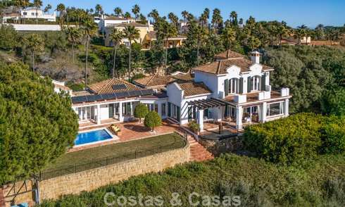 Villa andaluza auténtica con vistas panorámicas idilíca al golf en venta en Sotogrande Alto, Costa del Sol 795232