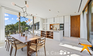 Villa de diseño en forma de boomerang en venta en las colinas verdes de Marbella - Benahavís con vistas al mar y a las colinas 795251 