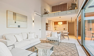 Villa de diseño en forma de boomerang en venta en las colinas verdes de Marbella - Benahavís con vistas al mar y a las colinas 795269 