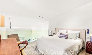 Villa de diseño en forma de boomerang en venta en las colinas verdes de Marbella - Benahavís con vistas al mar y a las colinas 795274 