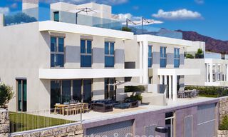 Exclusivas villas pareadas con vistas al mar en venta en un entorno de golf privilegiado en Mijas, Costa del Sol 795289 