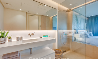 Lujoso apartamento contemporáneo en planta baja con vistas al mar en venta en un complejo boutique cerca de Marbella 795345 