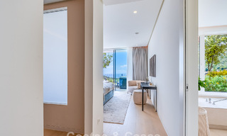 Lujoso apartamento contemporáneo en planta baja con vistas al mar en venta en un complejo boutique cerca de Marbella 795350 