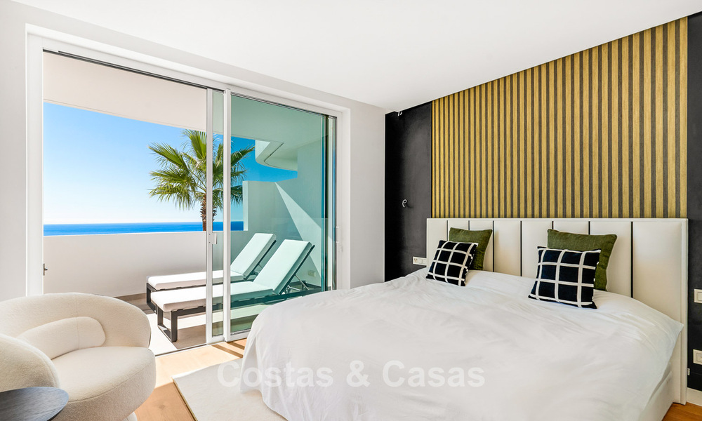 Apartamento vanguardista listo para entrar a vivir con sublimes vistas al mar a pocos minutos del centro de Marbella 795359