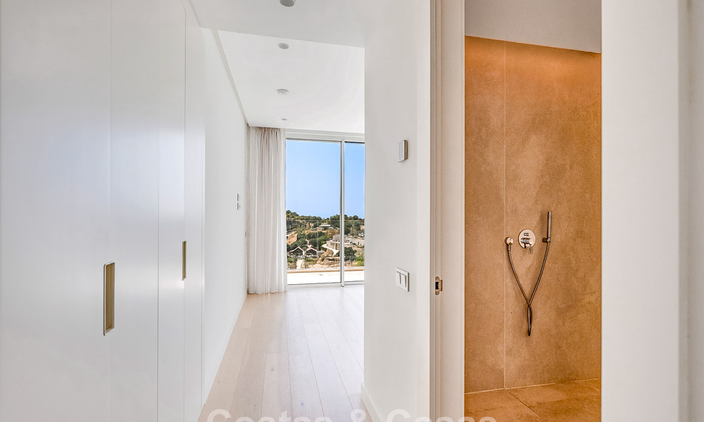 Apartamento luminoso con vistas al mar en venta en un complejo estilo resort a pocos minutos de Marbella 795364