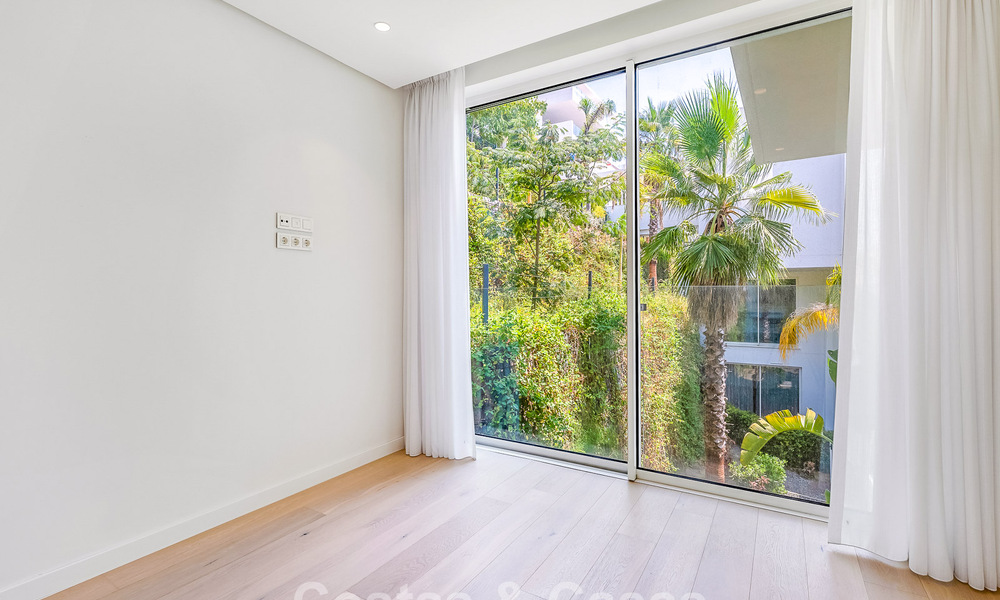 Apartamento luminoso con vistas al mar en venta en un complejo estilo resort a pocos minutos de Marbella 795366