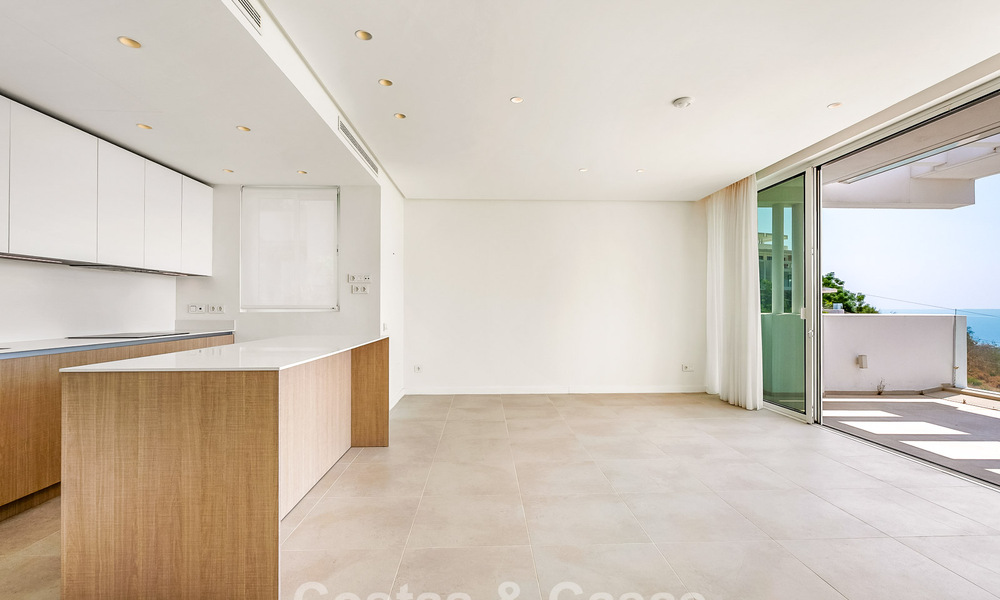 Apartamento luminoso con vistas al mar en venta en un complejo estilo resort a pocos minutos de Marbella 795368