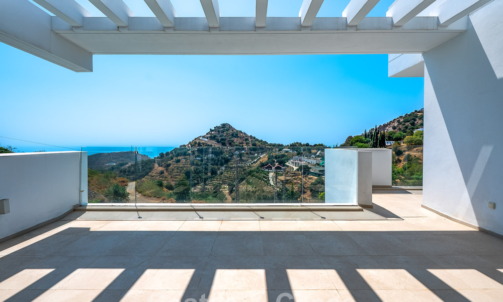 Apartamento luminoso con vistas al mar en venta en un complejo estilo resort a pocos minutos de Marbella 795372