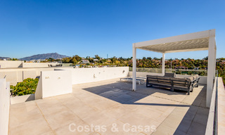 Villa moderna lista para entrar a vivir a poca distancia de una casa club de golf en la Nueva Milla de Oro entre Marbella y Estepona 795387 