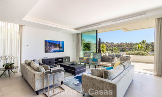 Villa moderna lista para entrar a vivir a poca distancia de una casa club de golf en la Nueva Milla de Oro entre Marbella y Estepona 795392 