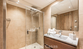 Apartamento contemporáneo con jardín en venta a pocos minutos a pie de la playa y Puerto Banús, Marbella 795731 