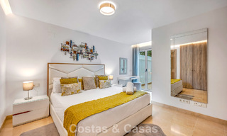 Apartamento contemporáneo con jardín en venta a pocos minutos a pie de la playa y Puerto Banús, Marbella 795732 