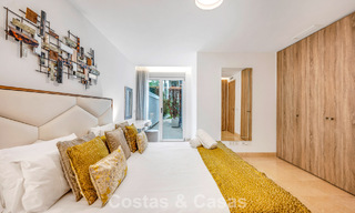 Apartamento contemporáneo con jardín en venta a pocos minutos a pie de la playa y Puerto Banús, Marbella 795733 