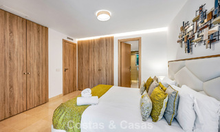 Apartamento contemporáneo con jardín en venta a pocos minutos a pie de la playa y Puerto Banús, Marbella 795735 