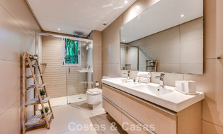 Apartamento contemporáneo con jardín en venta a pocos minutos a pie de la playa y Puerto Banús, Marbella 795736 