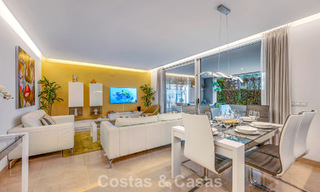 Apartamento contemporáneo con jardín en venta a pocos minutos a pie de la playa y Puerto Banús, Marbella 795741 