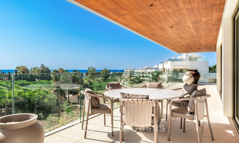 Exclusivo apartamento de lujo en venta con vistas panorámicas en la Milla de Oro de Marbella cerca de la playa y Puerto Banús 796004