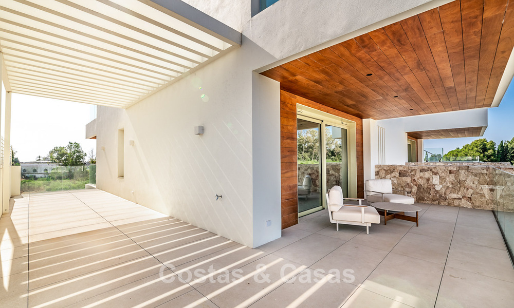 Exclusivo apartamento de lujo en venta con vistas panorámicas en la Milla de Oro de Marbella cerca de la playa y Puerto Banús 796006