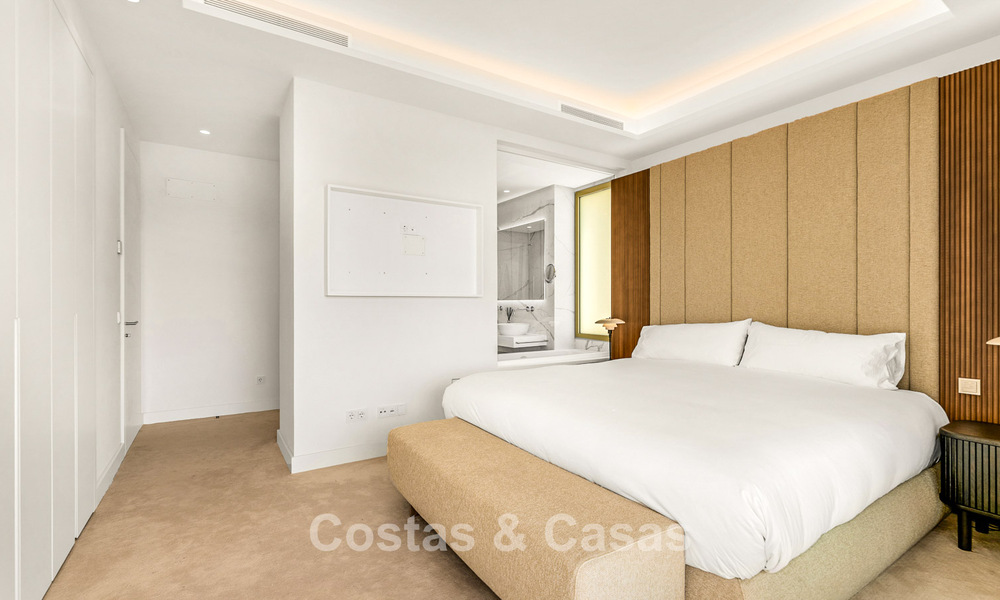 Exclusivo apartamento de lujo en venta con vistas panorámicas en la Milla de Oro de Marbella cerca de la playa y Puerto Banús 796012