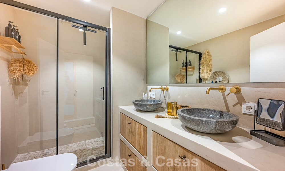 Villa bellamente renovada en estilo Boho-Chic en venta en Nueva Andalucía, Marbella 795803