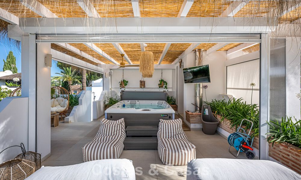 Villa bellamente renovada en estilo Boho-Chic en venta en Nueva Andalucía, Marbella 795826