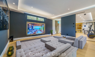 Elegante villa de diseño con vistas panorámicas en venta sobre el valle del golf de Nueva Andalucía, Marbella 795659 