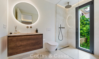 Elegante villa de diseño con vistas panorámicas en venta sobre el valle del golf de Nueva Andalucía, Marbella 795665 