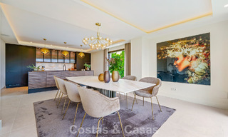 Elegante villa de diseño con vistas panorámicas en venta sobre el valle del golf de Nueva Andalucía, Marbella 795668 