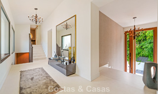Elegante villa de diseño con vistas panorámicas en venta sobre el valle del golf de Nueva Andalucía, Marbella 795669 