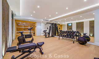 Elegante villa de diseño con vistas panorámicas en venta sobre el valle del golf de Nueva Andalucía, Marbella 795674 