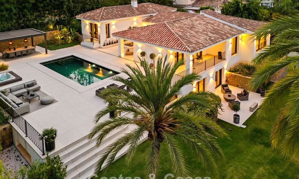 Elegante villa de diseño con vistas panorámicas en venta sobre el valle del golf de Nueva Andalucía, Marbella 795684