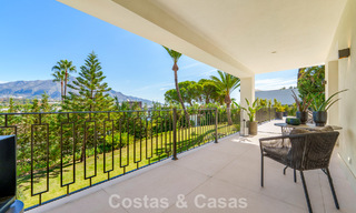 Elegante villa de diseño con vistas panorámicas en venta sobre el valle del golf de Nueva Andalucía, Marbella 795695 