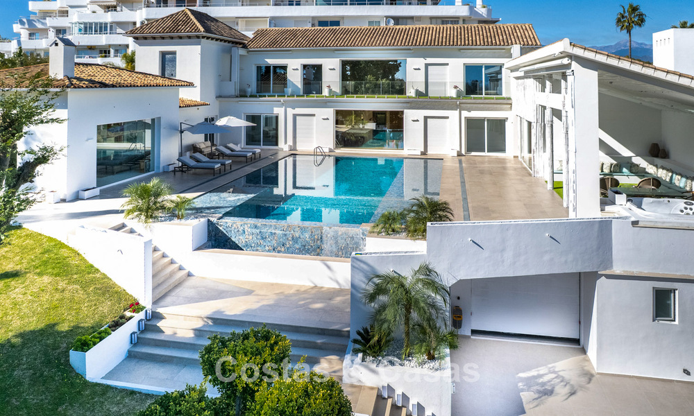 Villa de lujo completamente renovada en venta a pocos pasos del campo de golf en Guadalmina Alta, Marbella 795856