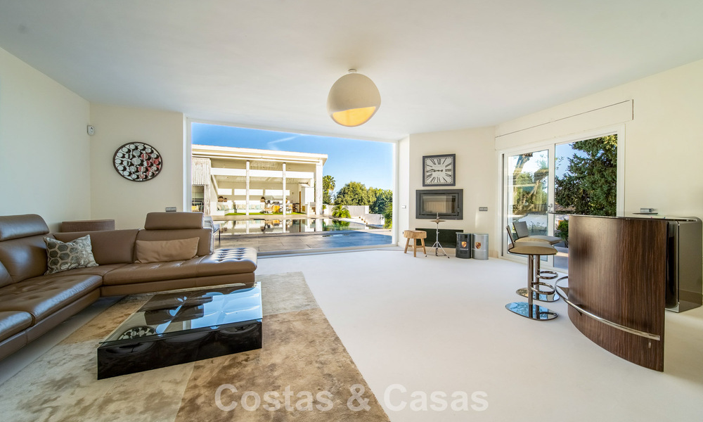 Villa de lujo completamente renovada en venta a pocos pasos del campo de golf en Guadalmina Alta, Marbella 795863