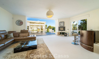 Villa de lujo completamente renovada en venta a pocos pasos del campo de golf en Guadalmina Alta, Marbella 795863 