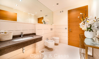 Villa de lujo completamente renovada en venta a pocos pasos del campo de golf en Guadalmina Alta, Marbella 795865 