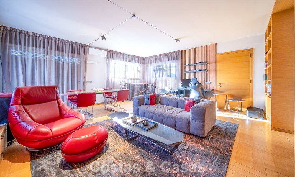 Villa de lujo completamente renovada en venta a pocos pasos del campo de golf en Guadalmina Alta, Marbella 795866