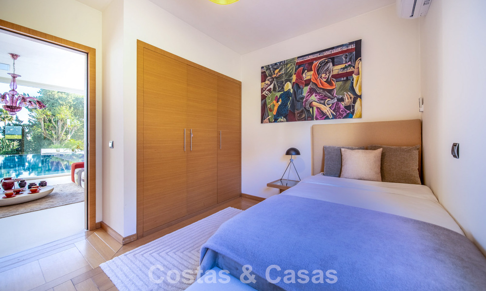 Villa de lujo completamente renovada en venta a pocos pasos del campo de golf en Guadalmina Alta, Marbella 795882