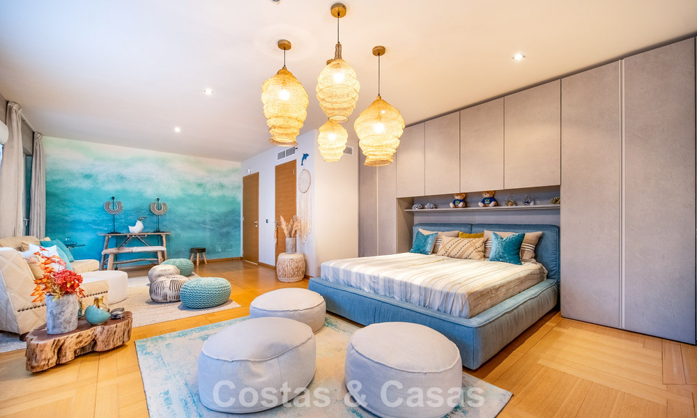 Villa de lujo completamente renovada en venta a pocos pasos del campo de golf en Guadalmina Alta, Marbella 795898